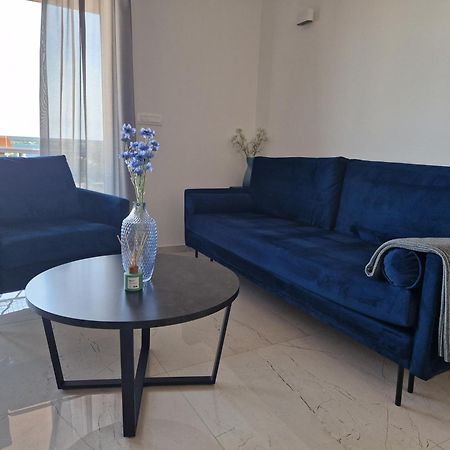Deluxe Apartment Mila Nin Luaran gambar