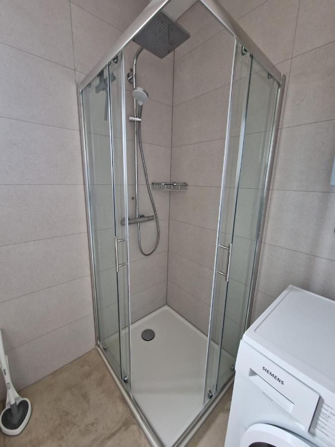 Deluxe Apartment Mila Nin Luaran gambar