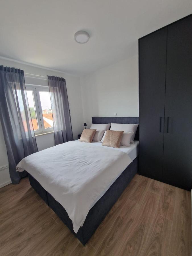 Deluxe Apartment Mila Nin Luaran gambar