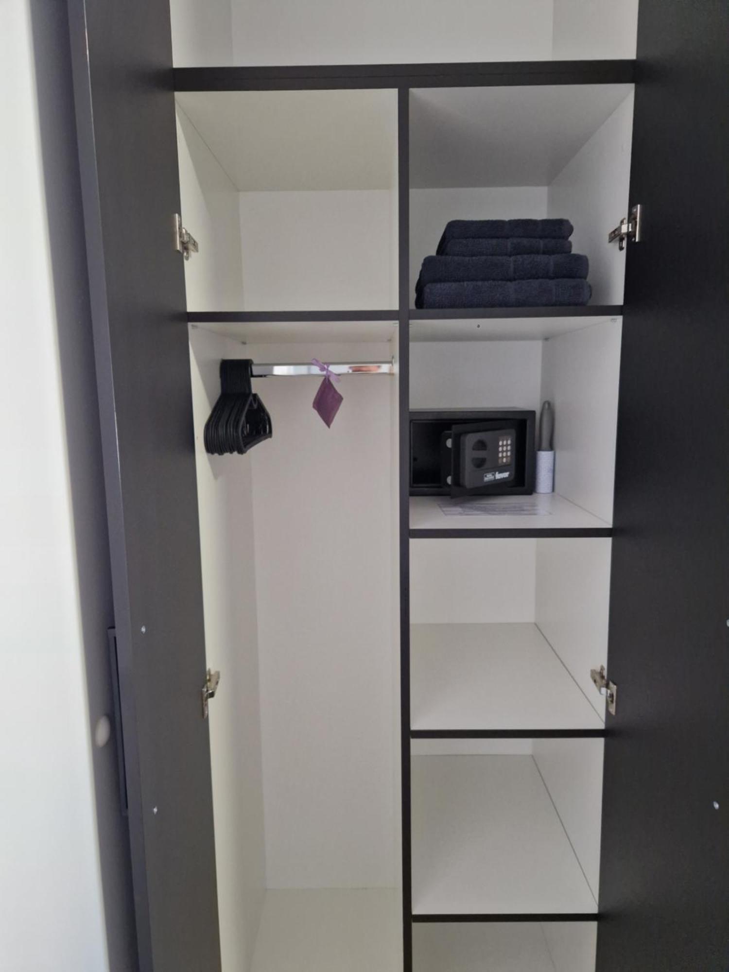 Deluxe Apartment Mila Nin Luaran gambar